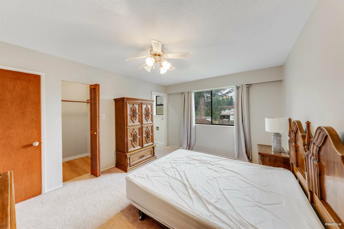 Front Yard Photo of 5571 Claude Avenue, Burnaby, BC