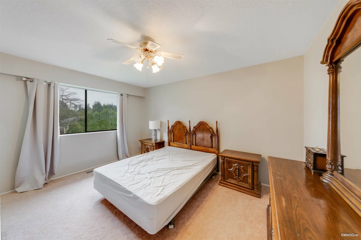 Garden / Landscaping Photo of 5571 Claude Avenue, Burnaby, BC