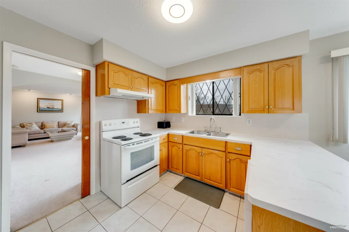 Hallway Photo of 5571 Claude Avenue, Burnaby, BC