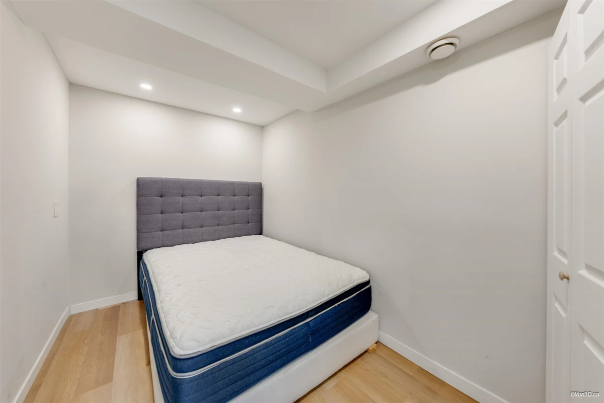 Kitchen Photo of 5571 Claude Avenue, Burnaby, BC