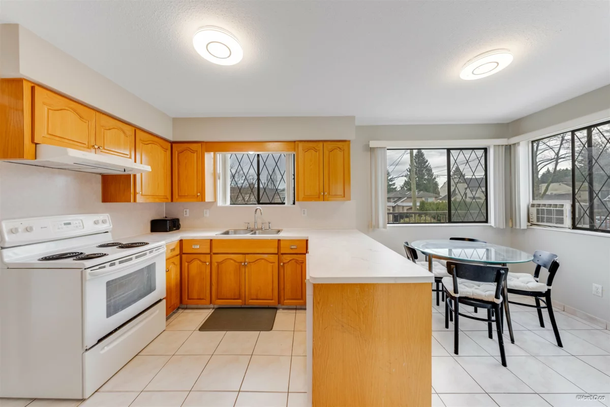 Mudroom Photo of 5571 Claude Avenue, Burnaby, BC