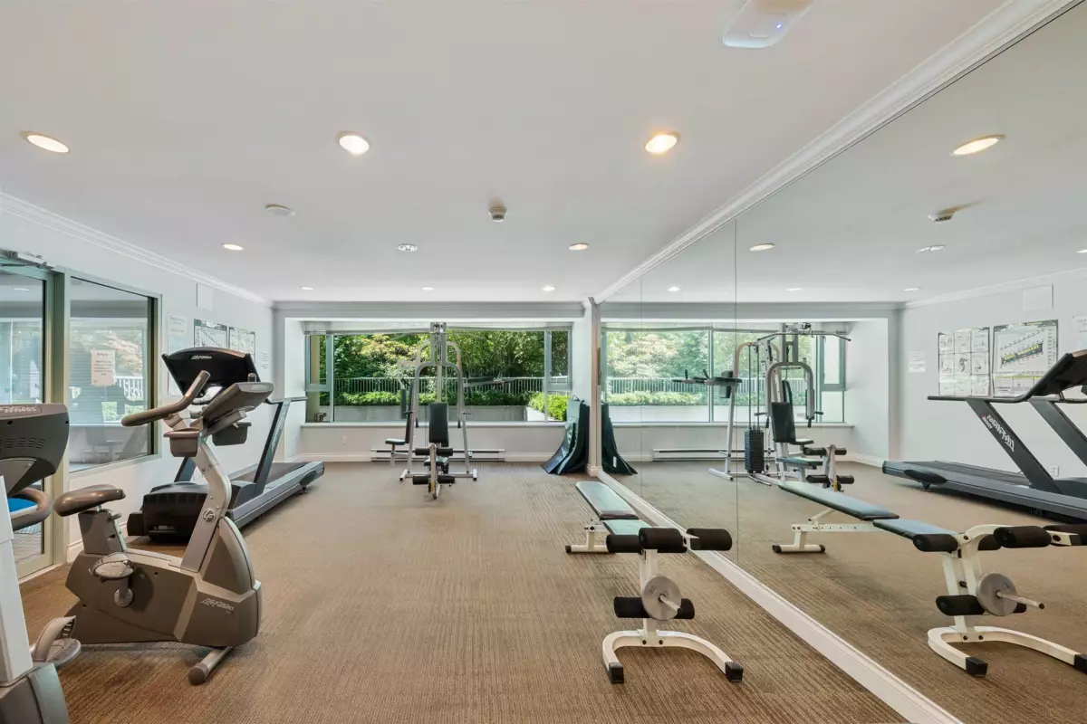 Dining Area Photo of 1605 15030 101 Avenue, Surrey, BC