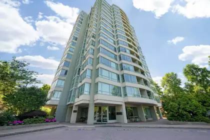 1605 15030 101 Avenue, Surrey, BC