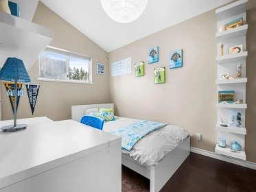 Bedroom 4 Photo of 1140 W 20th Street, North Vancouver, BC