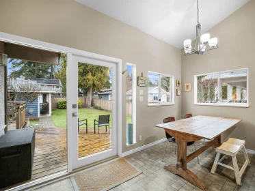 Kitchen Photo of 1140 W 20th Street, North Vancouver, BC