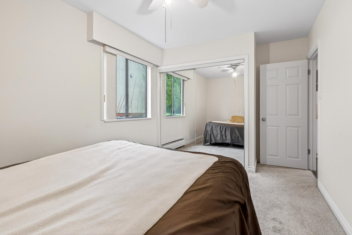 Hallway Photo of 208 505 Ninth Street, New Westminster, BC