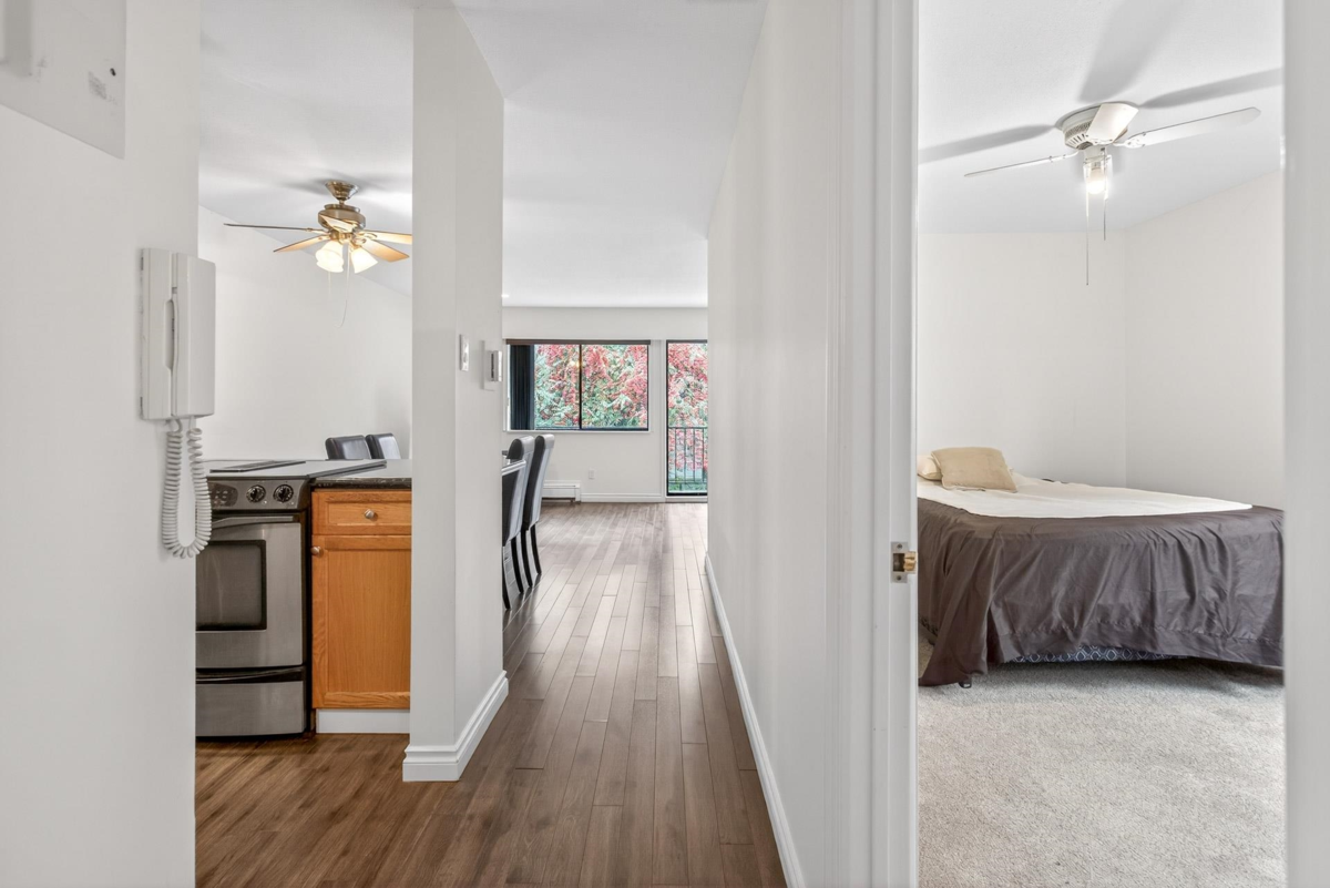 Mudroom Photo of 208 505 Ninth Street, New Westminster, BC
