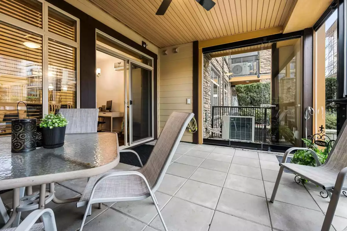 Entry Foyer Photo of 109 2860 Trethewey Street, Abbotsford, BC