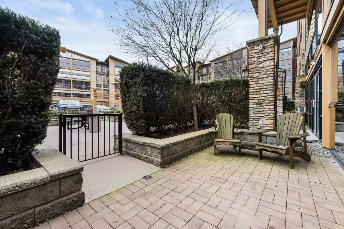 Hallway Photo of 109 2860 Trethewey Street, Abbotsford, BC