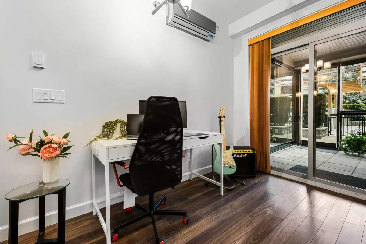 Powder Room Photo of 109 2860 Trethewey Street, Abbotsford, BC