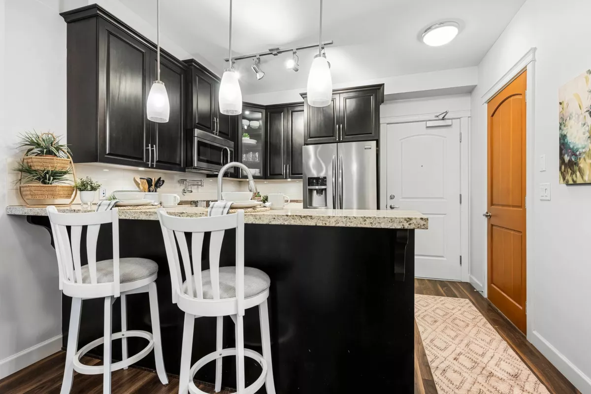 Walk-In Closet Photo of 109 2860 Trethewey Street, Abbotsford, BC