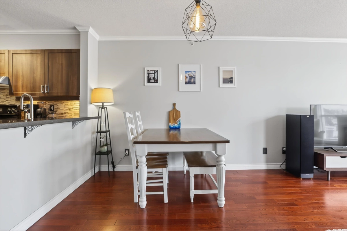 Breakfast Nook Photo of 1007 10 Laguna Court, New Westminster, BC