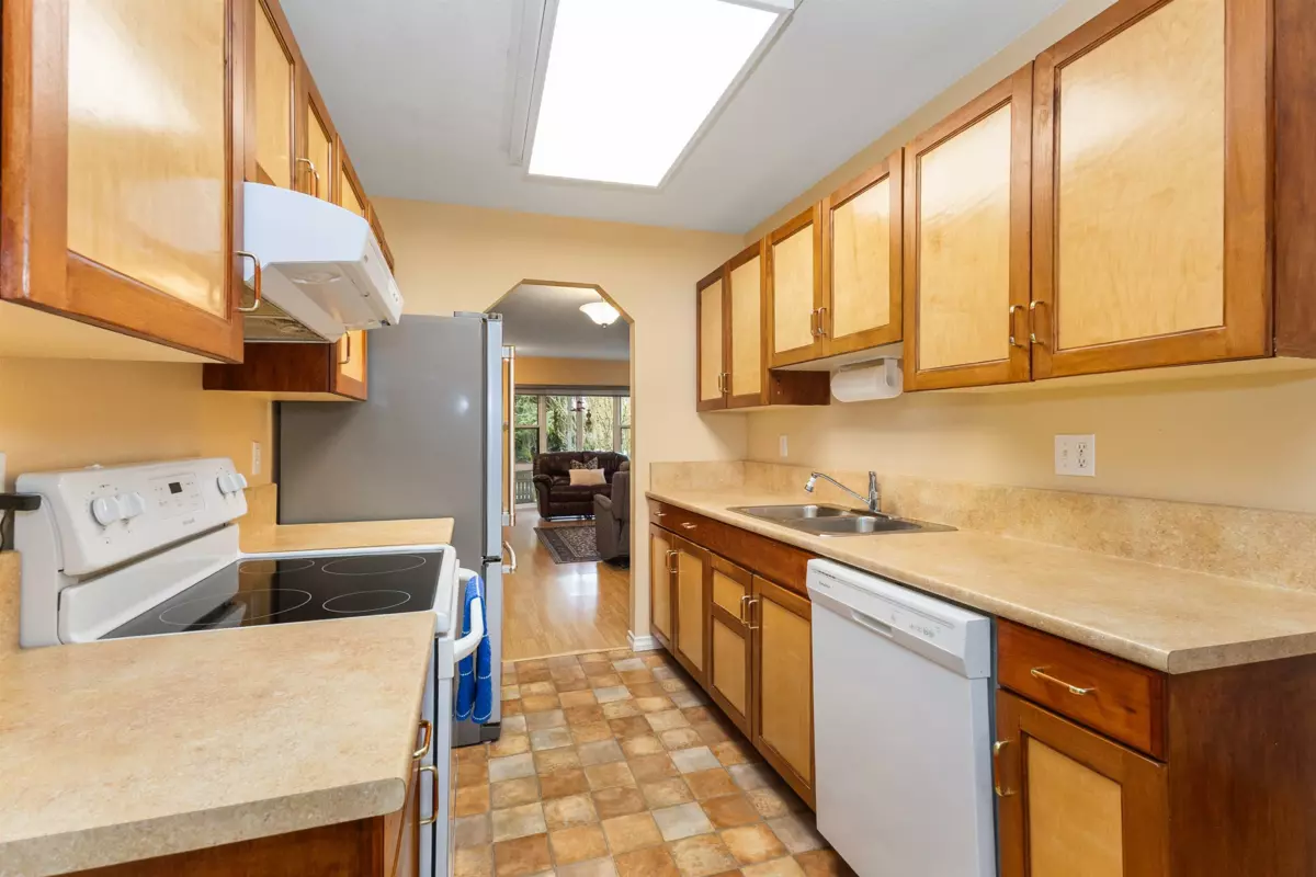 Breakfast Nook Photo of 46 2081 Winfield Drive, Abbotsford, BC