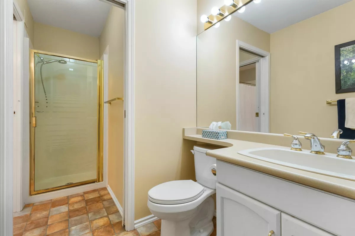 Guest Bathroom Photo of 46 2081 Winfield Drive, Abbotsford, BC