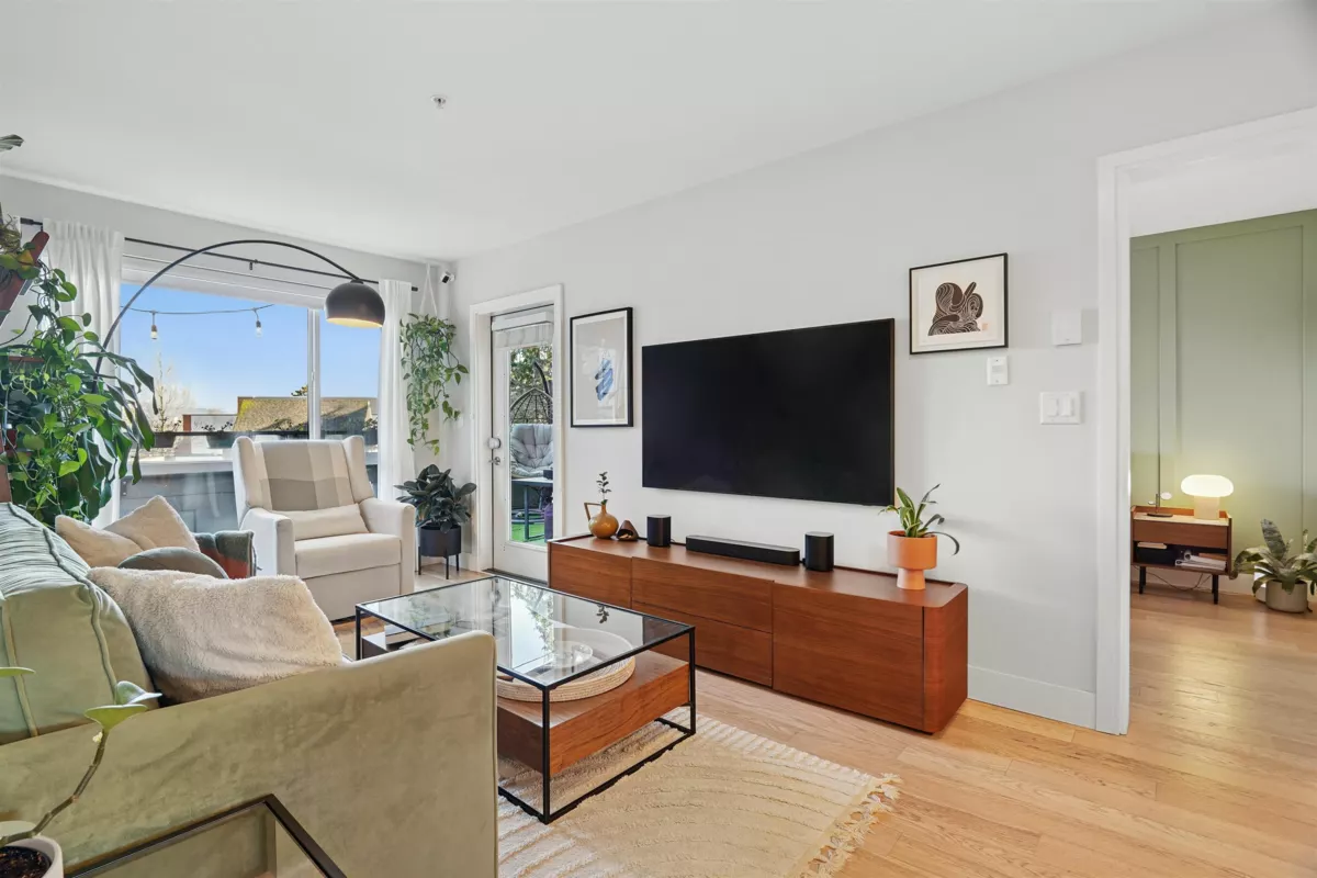 Pantry Photo of 206 233 Kingsway, Vancouver, BC