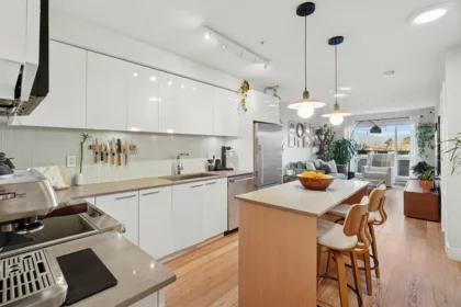 206 233 Kingsway, Vancouver, BC, Mount Pleasant VE — 2 bed apartment/condo for sale