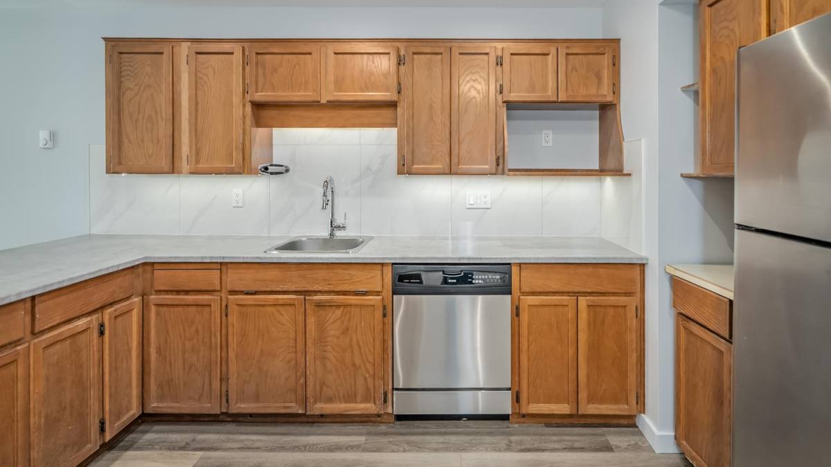 Walk-In Closet Photo of 98 32691 Garibaldi Drive, Abbotsford, BC