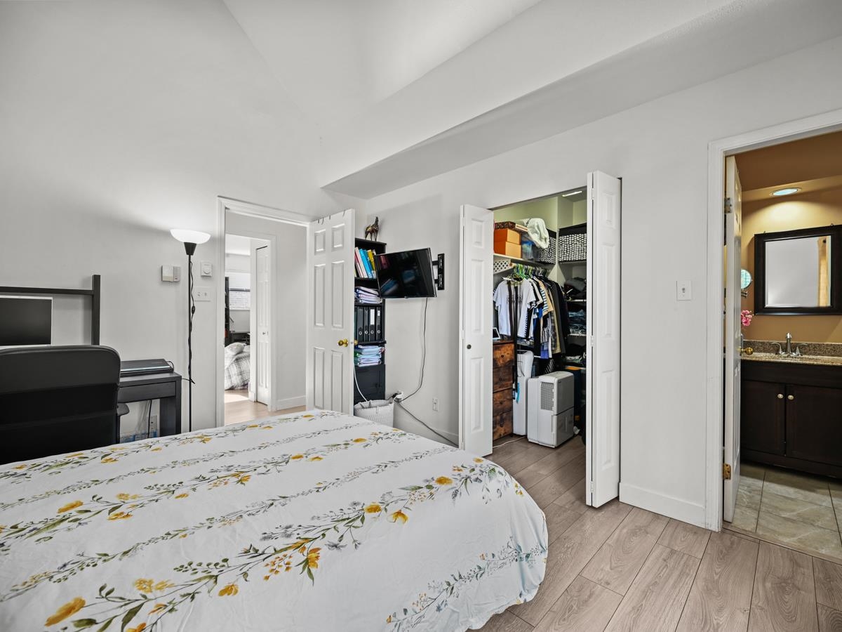 Bedroom 3 Photo of 6 7311 Moffatt Road, Richmond, BC