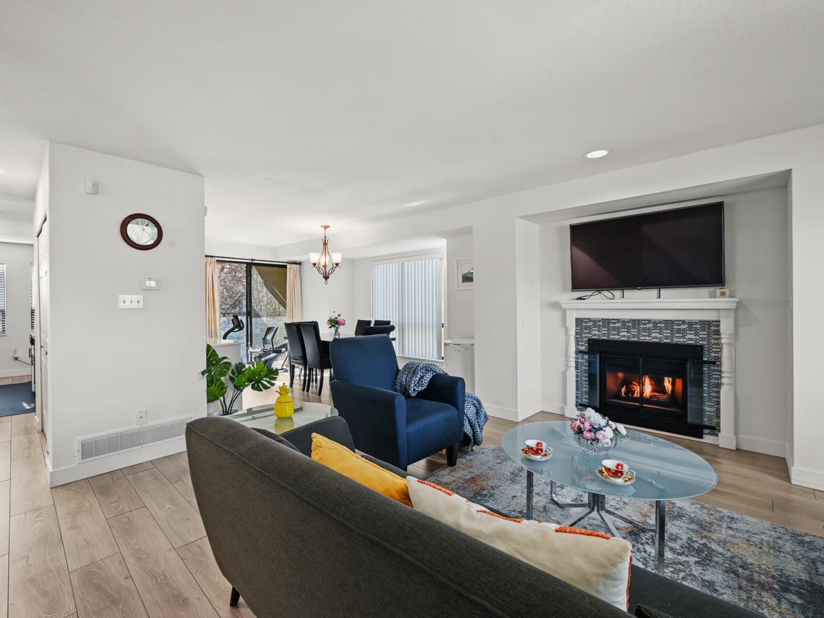 Kitchen Island Photo of 6 7311 Moffatt Road, Richmond, BC