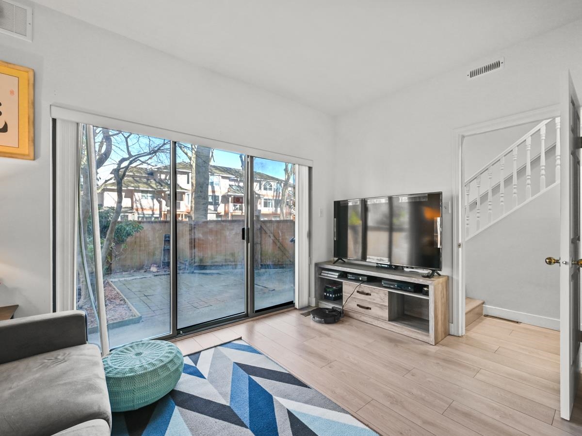 Laundry Room Photo of 6 7311 Moffatt Road, Richmond, BC