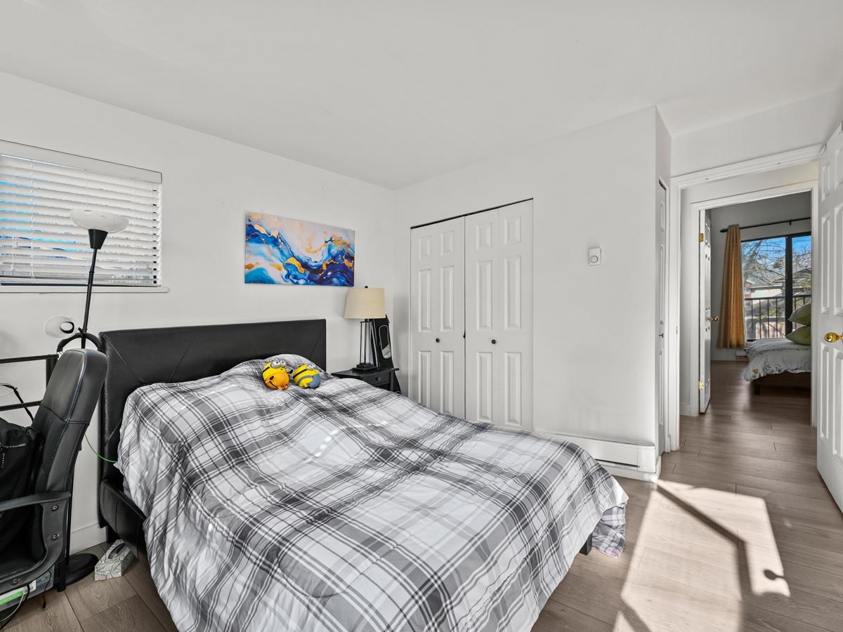 Powder Room Photo of 6 7311 Moffatt Road, Richmond, BC