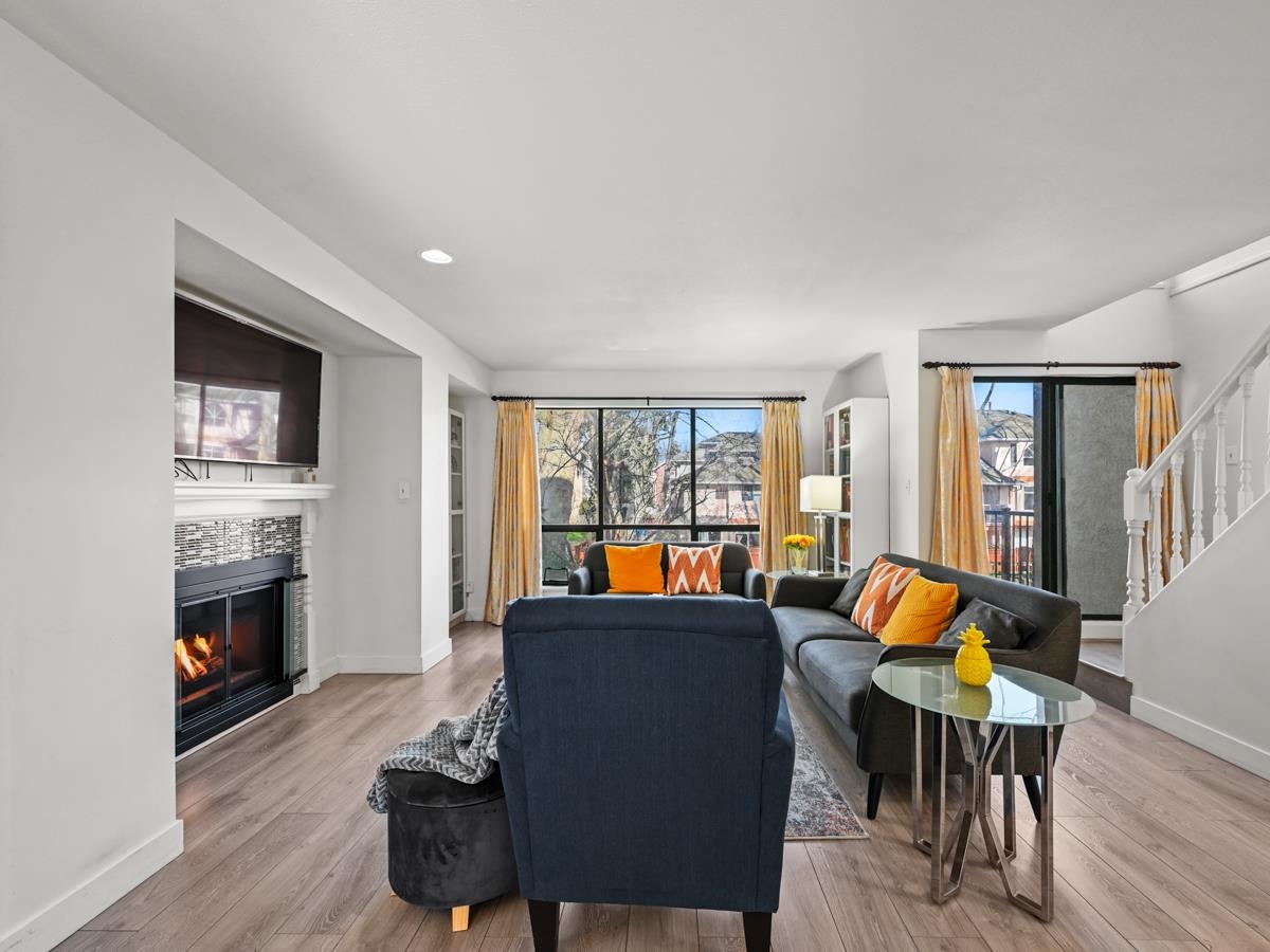 Primary Bathroom Photo of 6 7311 Moffatt Road, Richmond, BC