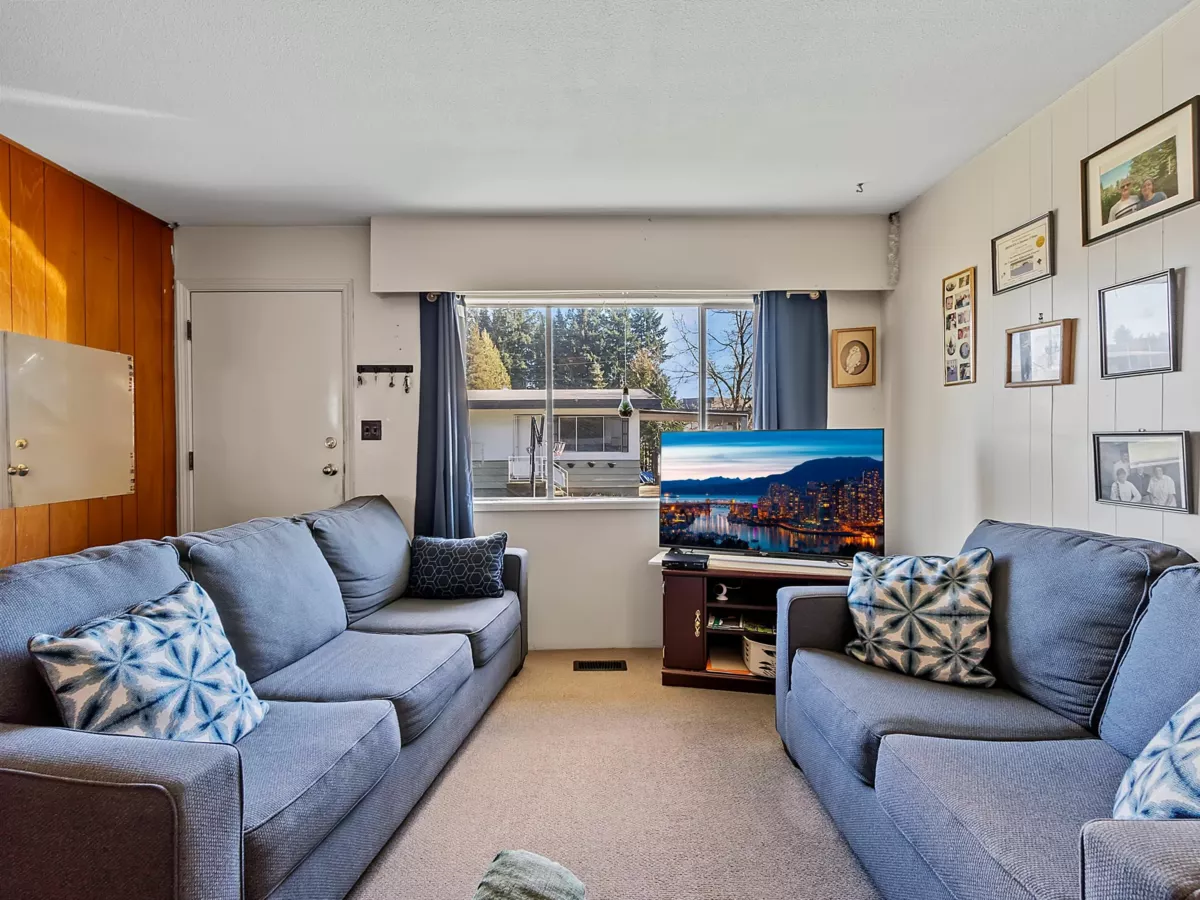 Hallway Photo of 33460 Hawthorne Avenue, Abbotsford, BC