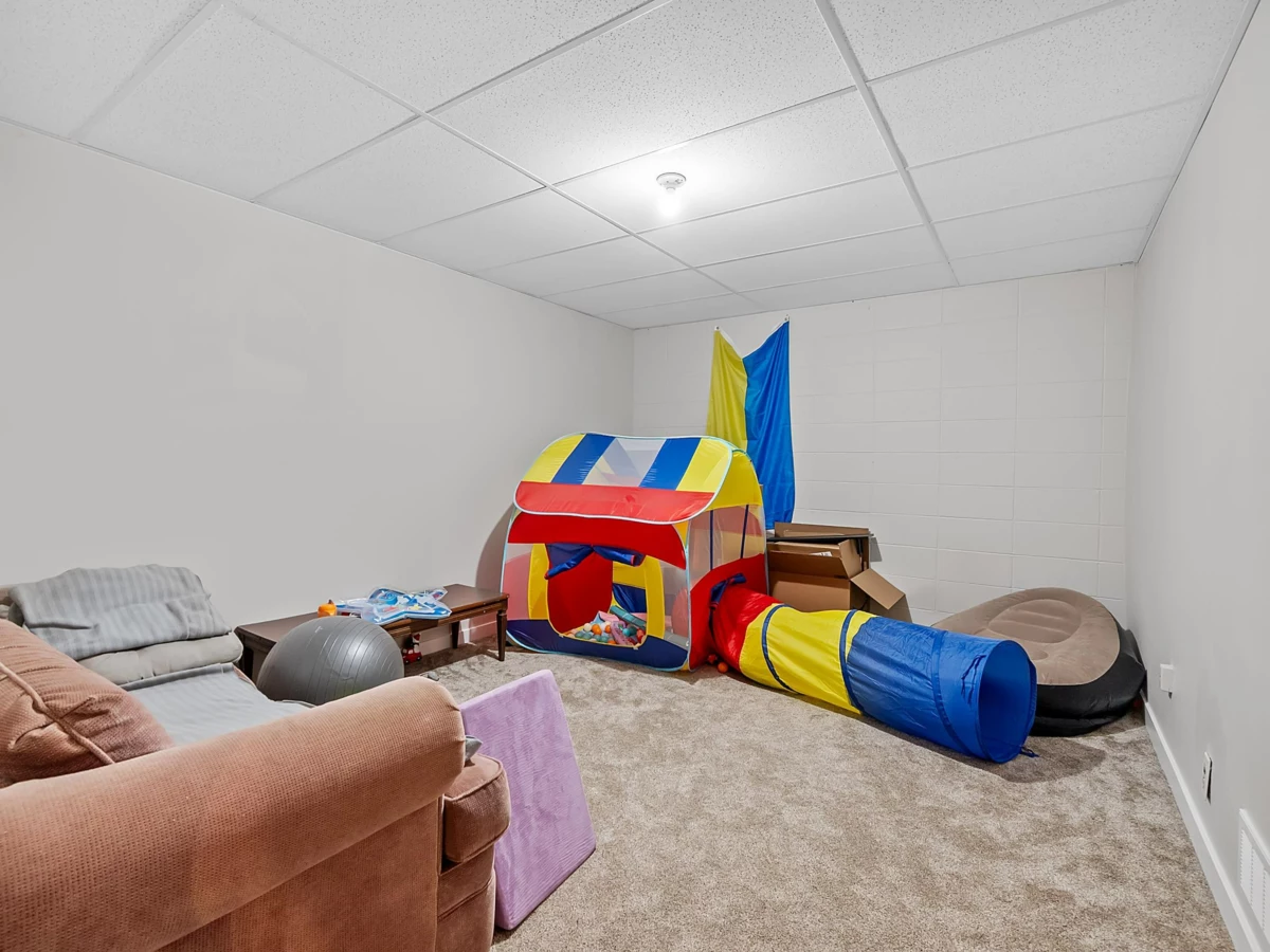 Playground / Recreational Area Near 33460 Hawthorne Avenue, Abbotsford, BC