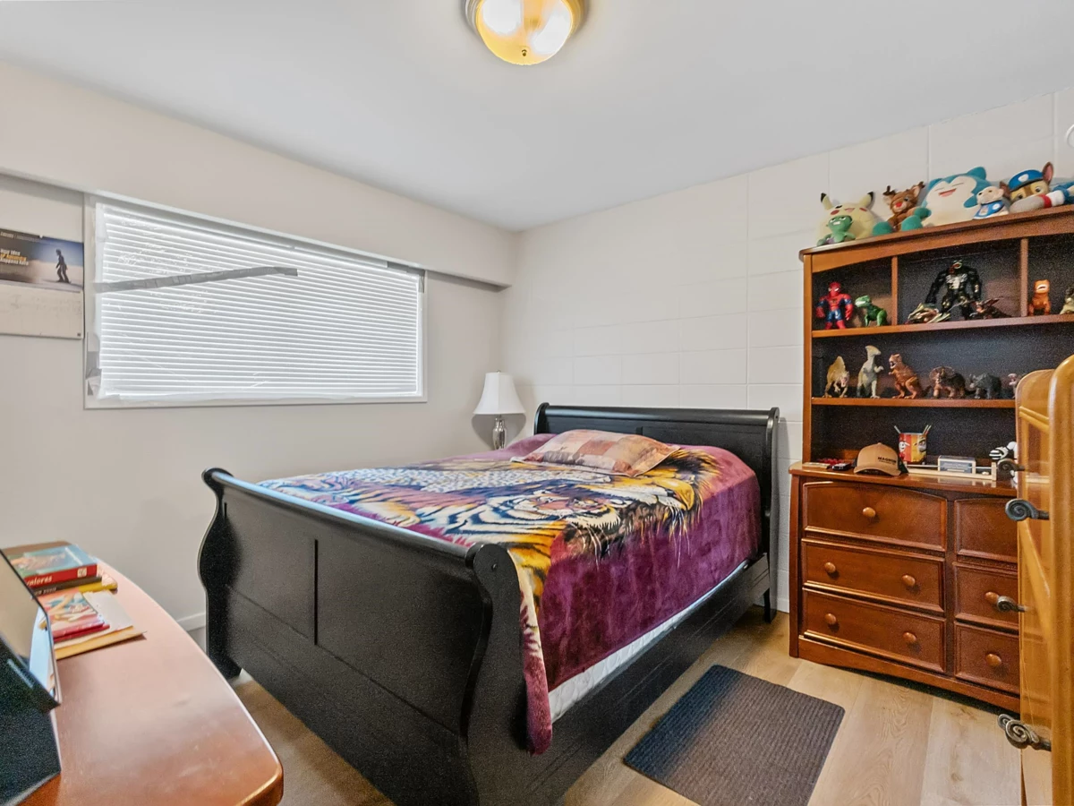 Powder Room Photo of 33460 Hawthorne Avenue, Abbotsford, BC