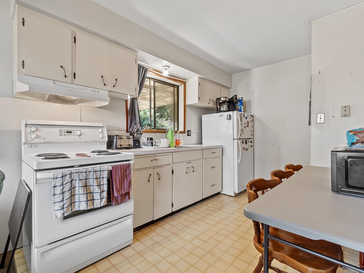 Staircase Photo of 33460 Hawthorne Avenue, Abbotsford, BC