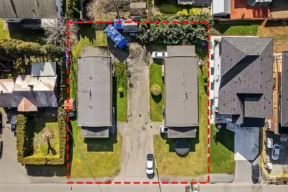 Front exterior of 33460 Hawthorne Avenue, Abbotsford, BC