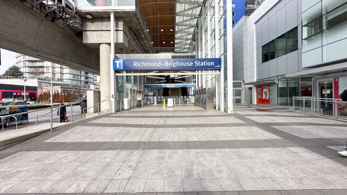 Entry Foyer Photo of 856 6288 No. 3 Road, Richmond, BC