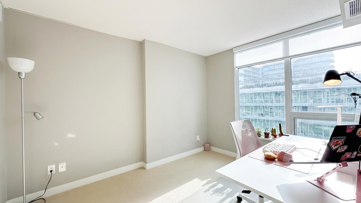 Primary Bathroom Photo of 856 6288 No. 3 Road, Richmond, BC