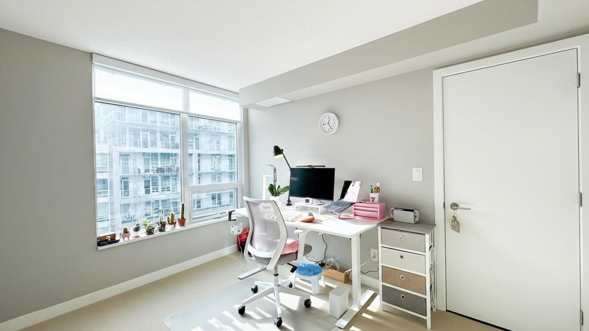 Walk-In Closet Photo of 856 6288 No. 3 Road, Richmond, BC