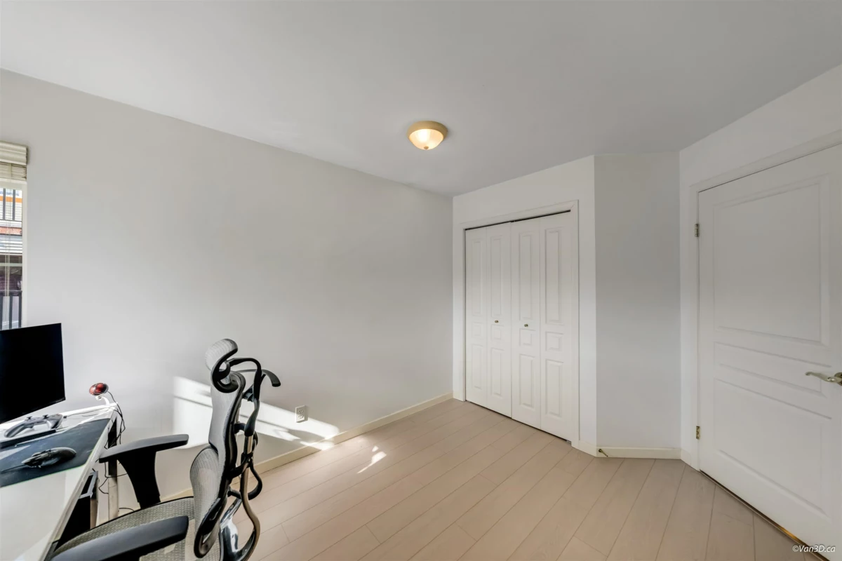 Entry Foyer Photo of 56 6950 120 Street, Surrey, BC