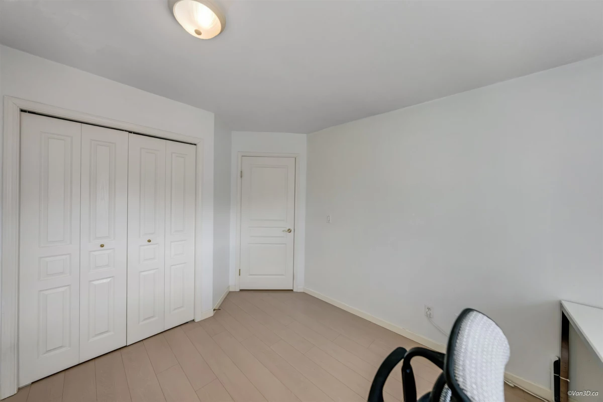 Hallway Photo of 56 6950 120 Street, Surrey, BC