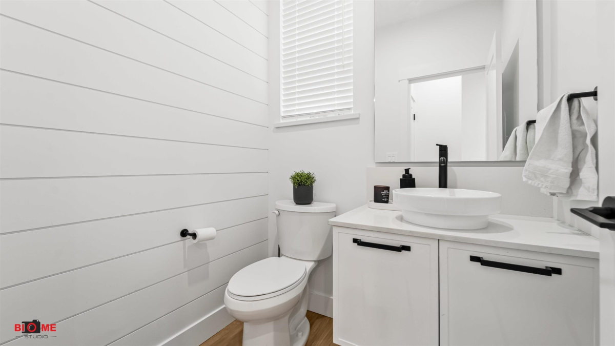 Kitchen Island Photo of 7495 197 Street, Langley, BC