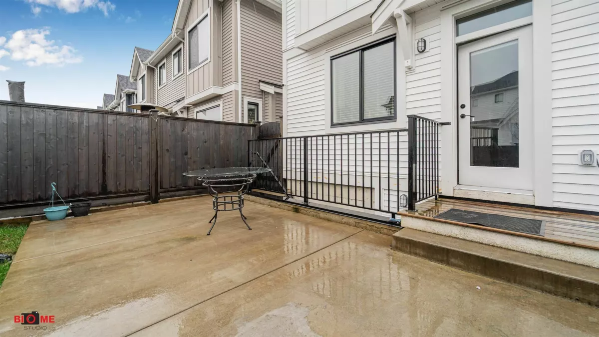 Powder Room Photo of 7495 197 Street, Langley, BC
