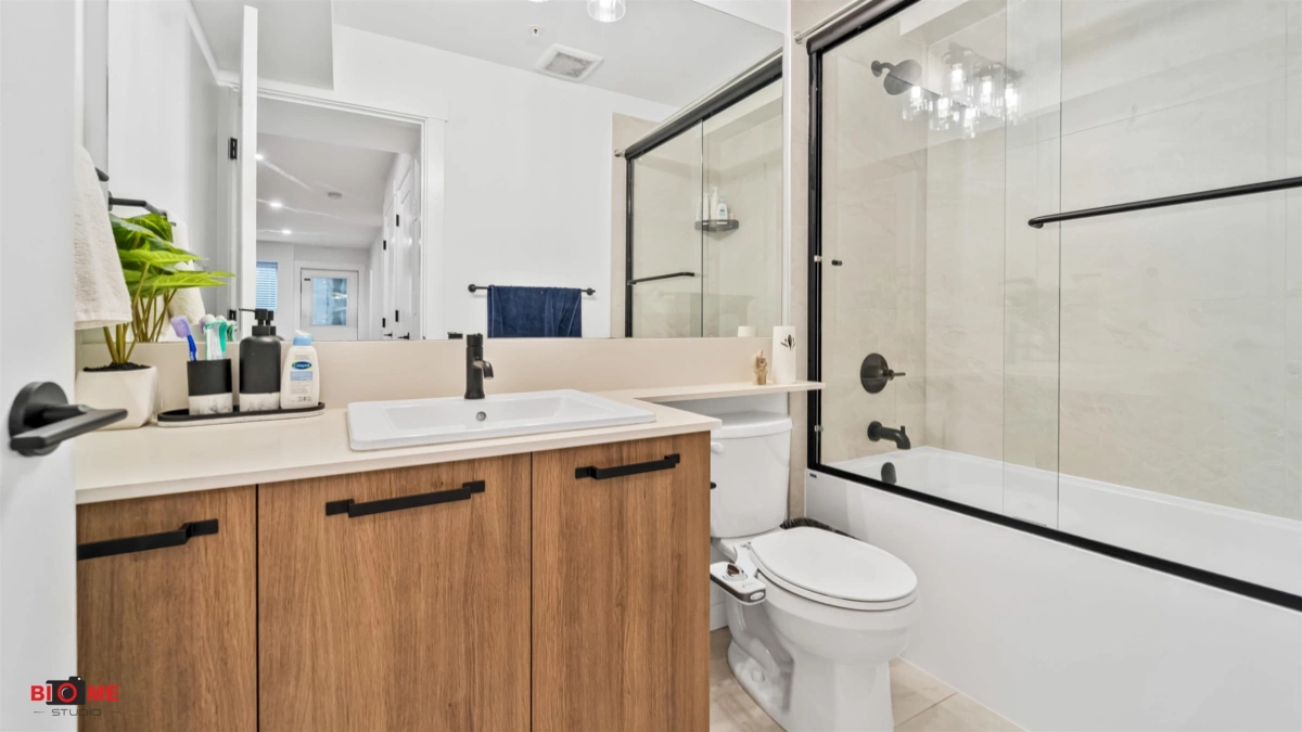 Walk-In Closet Photo of 7495 197 Street, Langley, BC