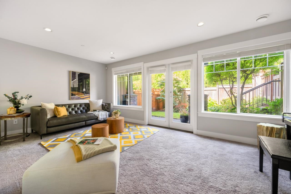 Basement Recreation Room Photo of 6 23709 111a Avenue, Maple Ridge, BC