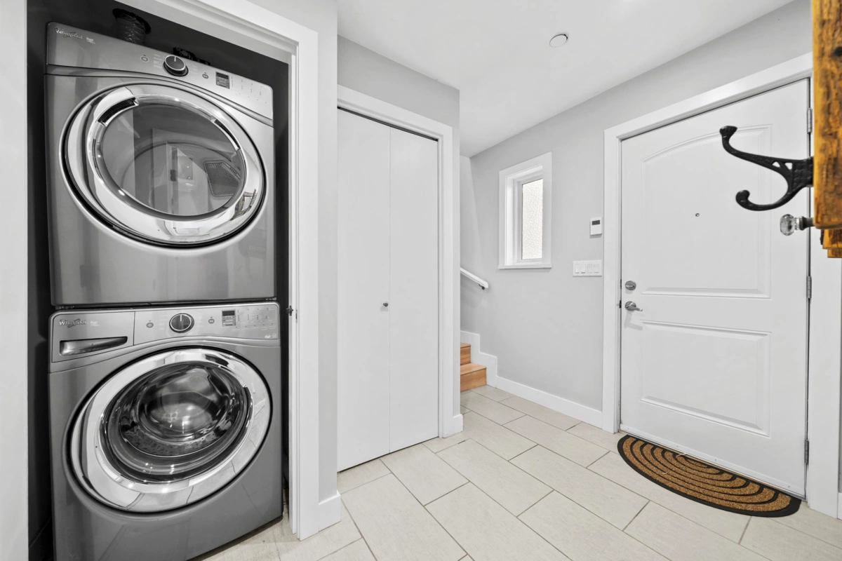 Basement Recreation Room Photo of 3759 Coast Meridian Road, Port Coquitlam, BC