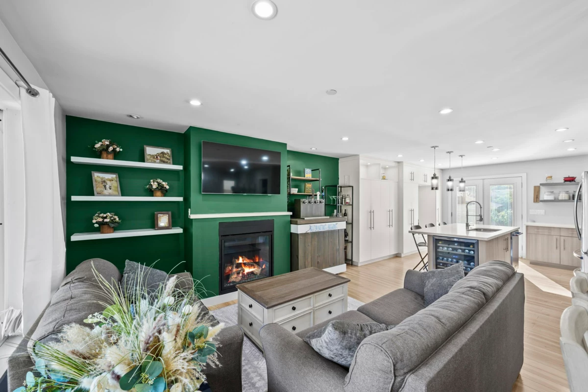 Breakfast Nook Photo of 3759 Coast Meridian Road, Port Coquitlam, BC