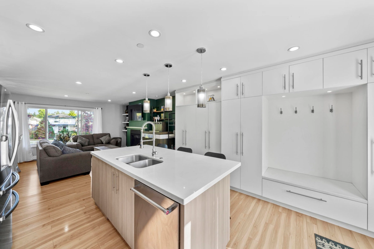 Family Room Photo of 3759 Coast Meridian Road, Port Coquitlam, BC