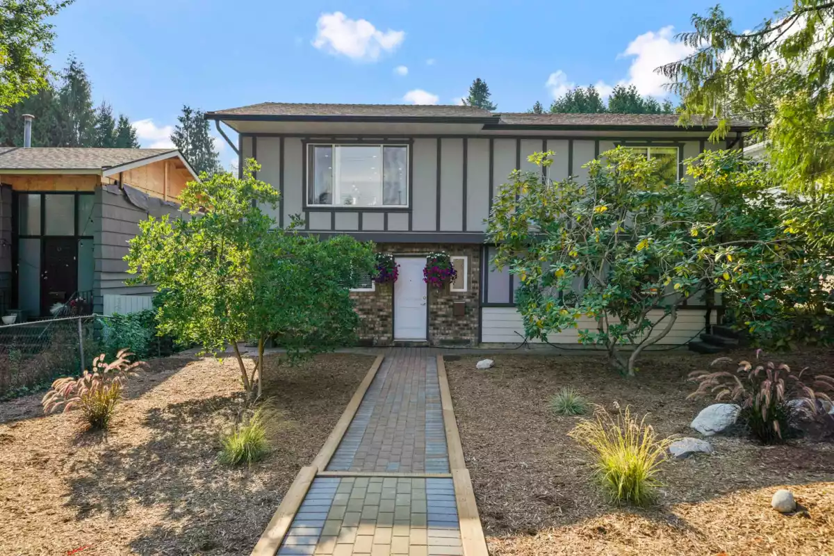 Garden / Landscaping Photo of 3759 Coast Meridian Road, Port Coquitlam, BC