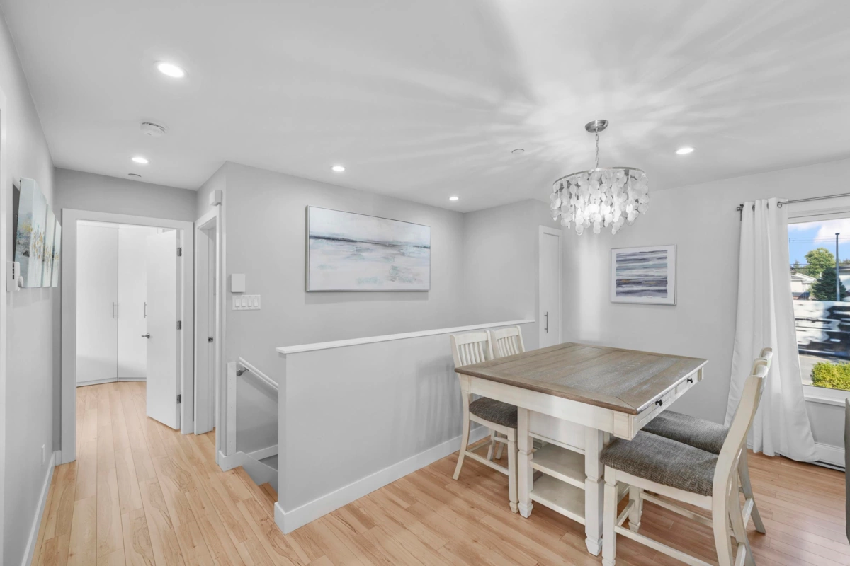 Kitchen Island Photo of 3759 Coast Meridian Road, Port Coquitlam, BC