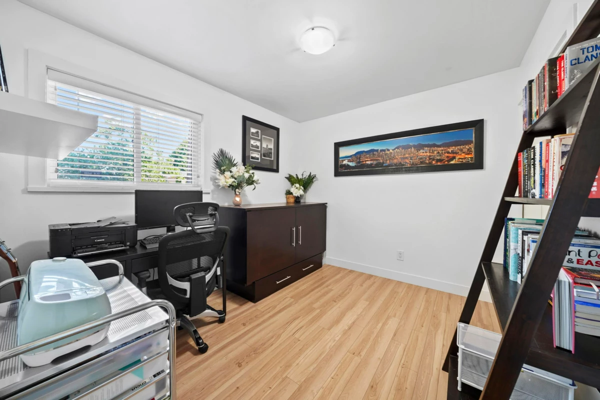 Laundry Room Photo of 3759 Coast Meridian Road, Port Coquitlam, BC