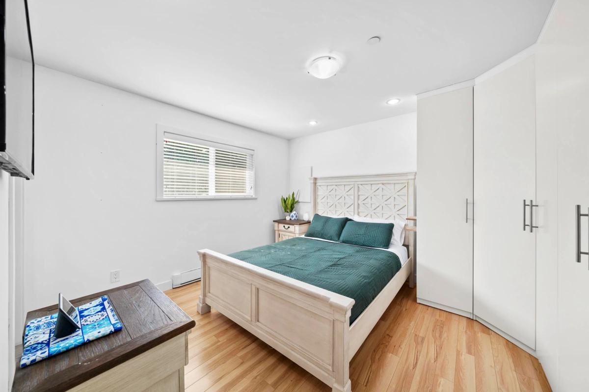 Primary Bathroom Photo of 3759 Coast Meridian Road, Port Coquitlam, BC