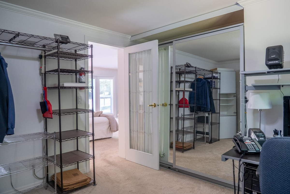 Entry Foyer Photo of 2604 Dory Way, Pender Island, BC