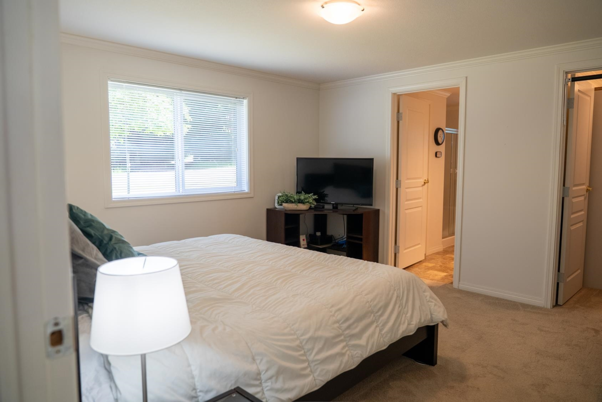Guest Bathroom Photo of 2604 Dory Way, Pender Island, BC