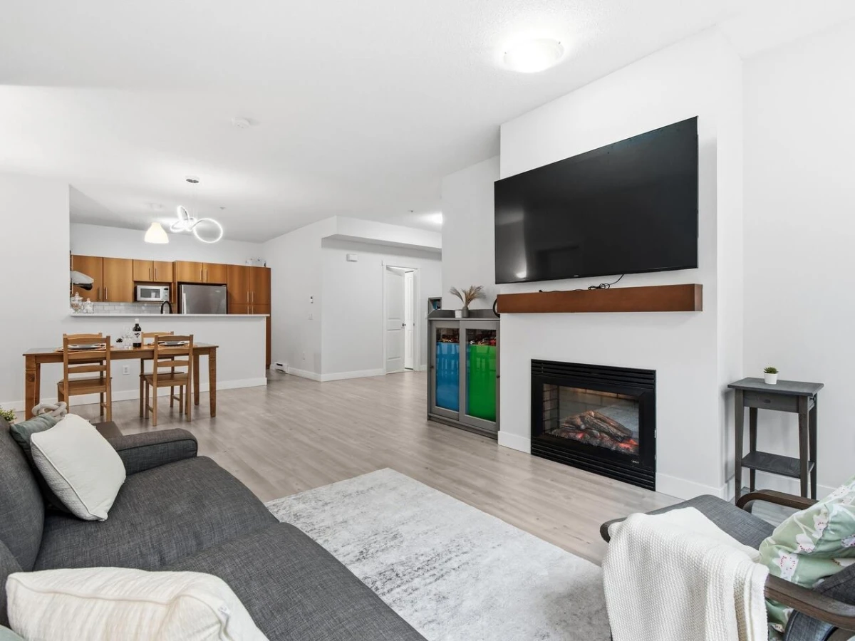 Dining Area Photo of 32 9229 University Crescent, Burnaby, BC